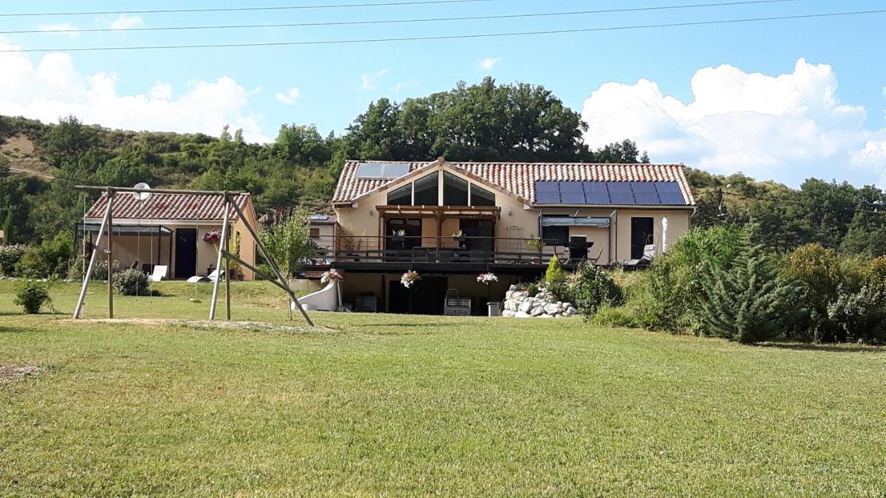 Le Petit Nid Douillet Panzió Trescléoux Kültér fotó
